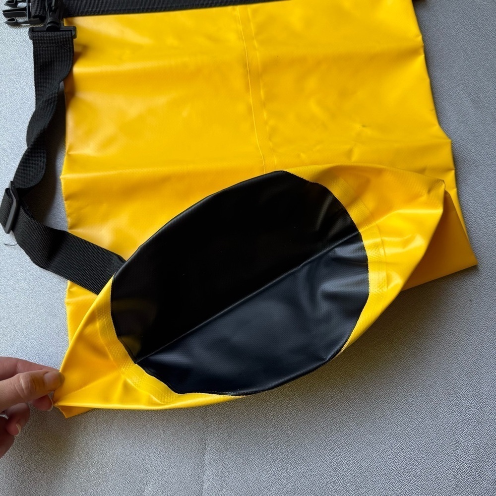 NWOT 15L Ocean Pack Waterproof Dry Bag Yellow Floating Boating - Picture 4 of 5